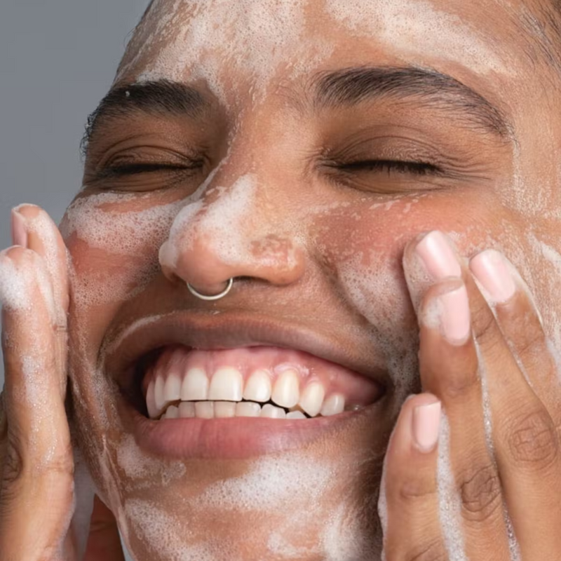 Hydro Boost Neutrogena® Gel de Limpeza Hidratante com Ácido Hialurônico 230ml